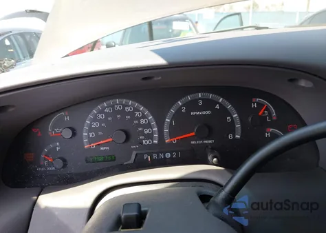 2001 Ford Expedition Xlt из США, поврежденный, VIN 1FMPU16L71LB61614